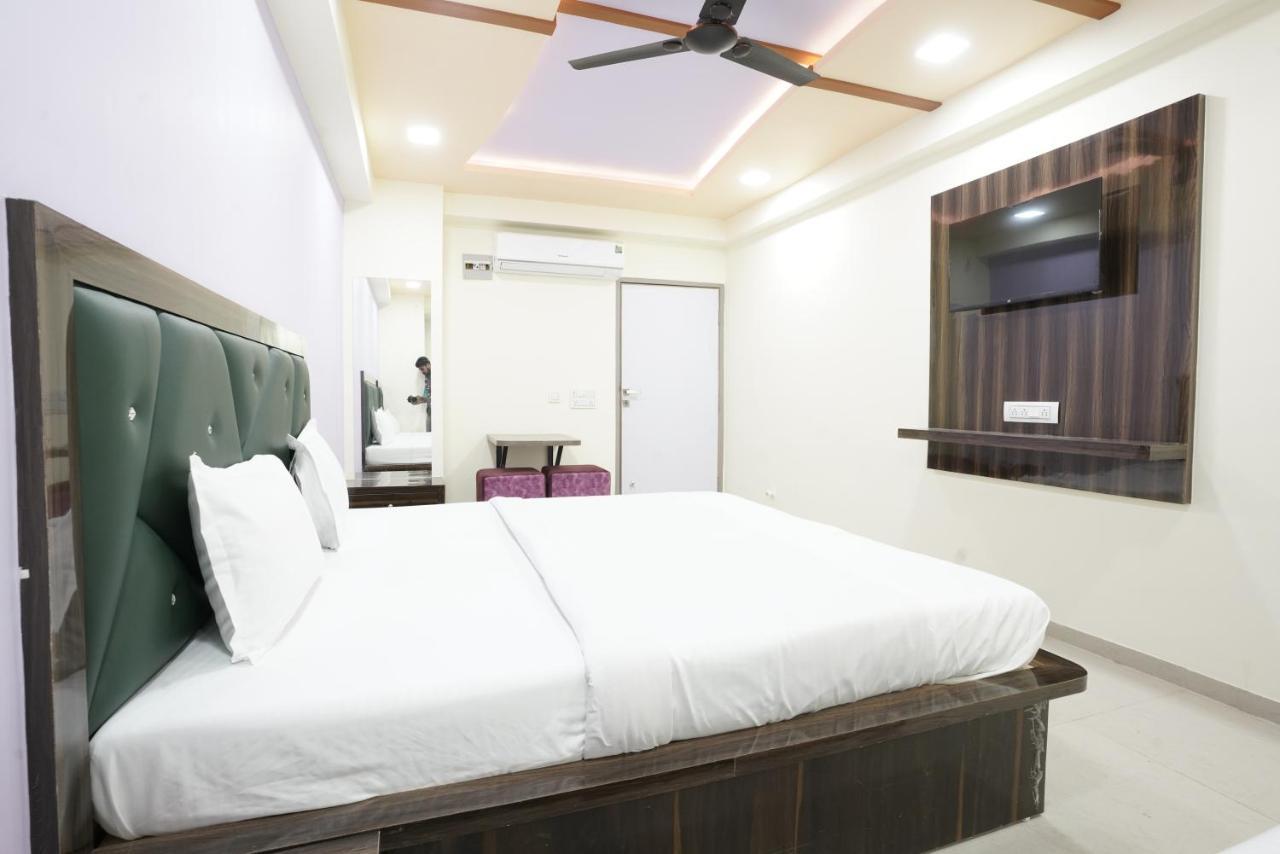 Hotel Ggc Inn Amhedabad Dış mekan fotoğraf