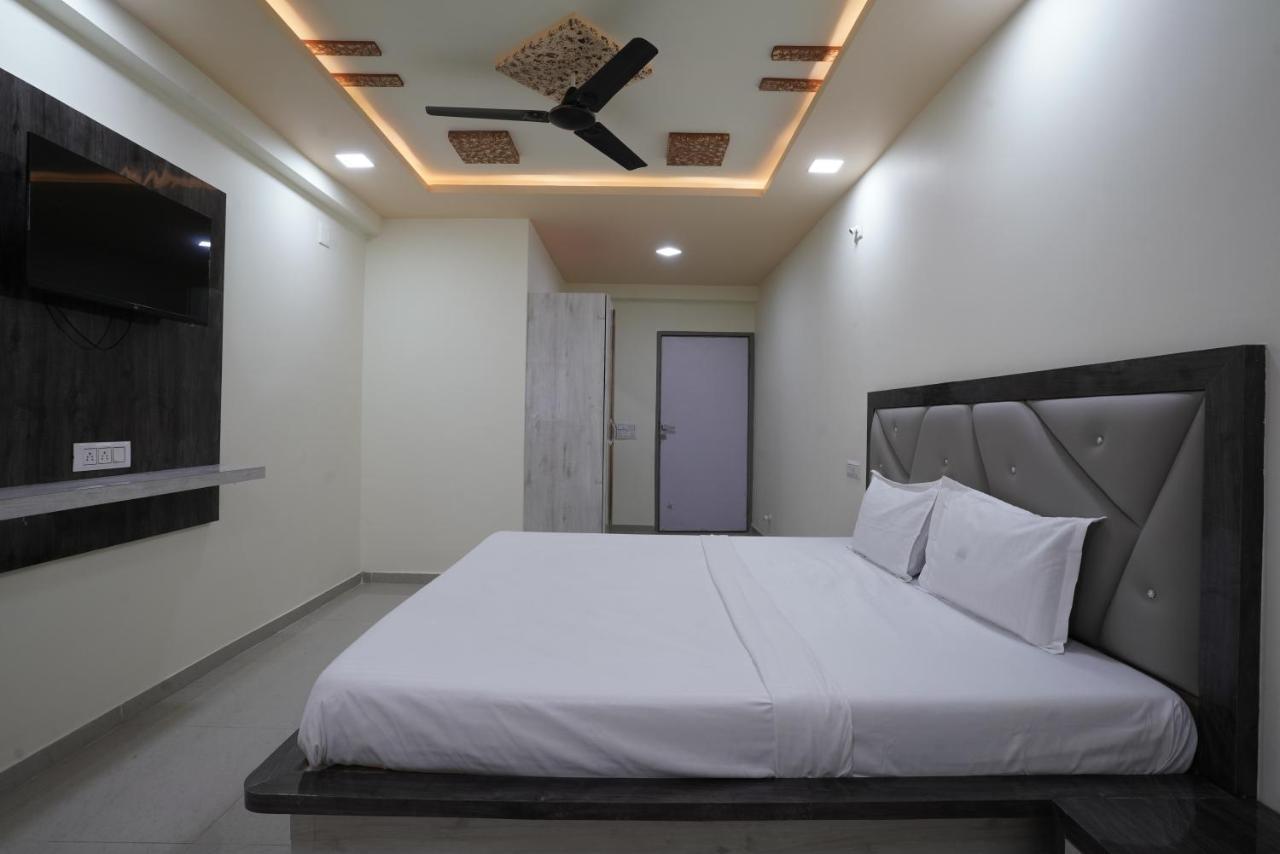 Hotel Ggc Inn Amhedabad Dış mekan fotoğraf